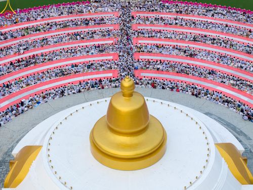 ภาพ No.118585:พิธีตักบาตรพระธรรมยาตรา ปีที่ 12 ณ อนุสรณ์สถานลำดับที่ 5 สถานที่เผยแผ่วิชชาธรรมกายครั้งแรก อนุสรณ์สถานบางปลา จ.นครปฐม วันที่ 25 มกราคม พ.ศ. 2567