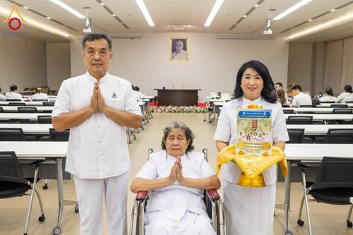 ภาพ No.324860:วันพฤหัสบดีที่ 23 เมษายน พ.ศ.2569  หลวงพ่อทัตตชีโว รองเจ้าอาวาสวัดพระธรรมกาย ถวายการต้อนรับและปฏิสันถารคณะชาวอินโดนีเซีย