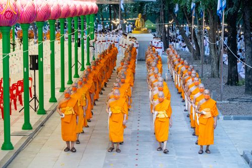 ภาพ No.89170:พิธีอัญเชิญรูปหล่อทองคำ  คุณยายอาจารย์มหารัตนอุบาสิกาจันทร์ ขนนกยูง เพื่อประดิษฐาน ณ มหาวิหารคุณยายอาจารย์ฯ เนื่องในวันครูผู้ค้นพบวิชชาธรรมกาย วันศุกร์ที่ 29 กันยายน พ.ศ. 2566