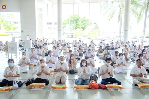 ภาพ No.82775:พิธีบุพเปตพลี ครั้งที่ 136 ร่วมอุทิศบุญแด่ญาติที่ล่วงลับไปแล้ว และสืบทอดอายุพระพุทธศาสนา วันเสาร์ที่ 17 มิถุนายน พ.ศ.2566 (วันพระแรม 14 ค่ำเดือน 7) ณ หอฉันคุณยายอาจารย์ฯ วัดพระธรรมกาย