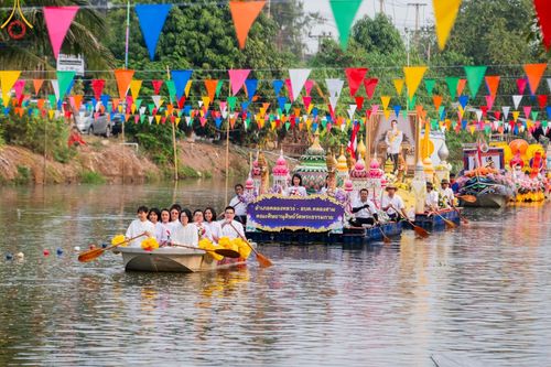 ภาพ No.123806:ขบวนพาเหรดเรือในพิธีเปิดโครงการแข่งขันเรือพาย อบต.คลองสาม ประจำปี พ.ศ. 2567 วันเสาร์ที่ 17 กุมภาพันธ์ พ.ศ. 2567