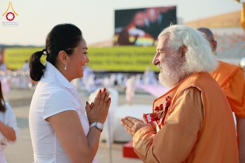 ภาพ No.207674:พิธีเวียนประทักษิณและจุดมาฆประทีป ในวันมาฆบูชา วันพุธที่ 12 กุมภาพันธ์ พ.ศ. 2568 ณ พระมหาธรรมกายเจดีย์ วัดพระธรรมกาย