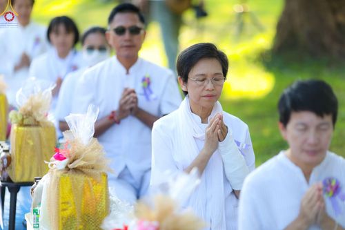 ภาพ No.103262:พิธีตักบาตรพระธรรมทายาท 1,000 รูป ณ มหาเจดีย์บุโรพุทโธ ประเทศอินโดนีเซีย ในวันที่ 20 ธันวาคม พ.ศ. 2566