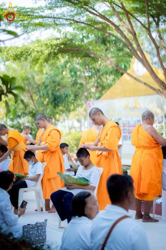 ภาพ No.216833:วันเสาร์ที่ 5 เมษายน พ.ศ. 2568 พิธีตัดปอยผม พิธีขอขมาผู้ปกครอง พิธีมอบบาตรและผ้าไตร พิธีบรรพชา ณ ศูนย์ปฏิบัติธรรมและศูนย์อบรมเยาวชนพระนครศรีอยุธยา ต.พุทเลา อ.บางปะหัน จ.พระนครศรีอยุธยา