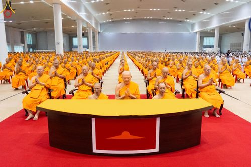 ภาพ No.59186:พิธีเจริญพระพุทธมนต์ ถวายภัตตาหารเป็นสังฆทาน เนื่องในวาระอายุวัฒนมงคล 80 ปี หลวงพ่อธัมมชโย ณ สภาธรรมกายสากล วัดพระธรรมกาย วันพุธที่ 24 เมษายน พ.ศ.2567