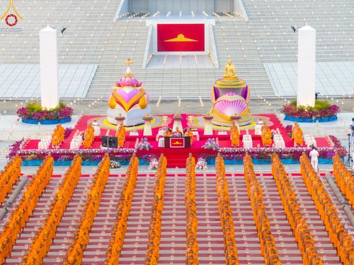 ภาพ No.121932:พิธีจุดประทีปถวายเป็นพุทธบูชา และบูชาธรรมมหาปูชนียาจารย์ พระมงคลเทพมุนี(สด จนฺทสโร) ในโครงการธรรมยาตรา กตัญญูบูชา มหาปูชนียาจารย์ พระมงคลเทพมุนี(สด จนฺทสโร) พระผู้ปราบมาร อนุสรณ์สถาน 7 แห่ง ปีที่ 12 วันที่ 31 มกราคม พ.ศ. 2567 ณ วัดพระธรรมกาย จ.ปทุมธานี