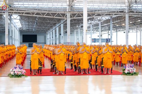 ภาพ No.102758:พิธีรับมอบต้นสมบัติจักรพรรดิ เพื่องานเผยแผ่พระพุทธศาสนาวิชชาธรรมกายไปทั่วโลก แด่ศูนย์ส่งเสริมศีลธรรมทั่วโลก 224 แห่ง วันอาทิตย์ที่ 17 ธันวาคม พ.ศ. 2566 ณ สภาธรรมกายสากล วัดพระธรรมกาย