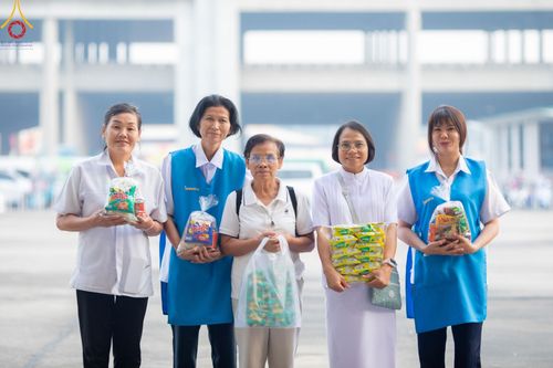 ภาพ No.207193:พิธีตักบาตร และปฏิบัติธรรมช่วงสาย ในวันมาฆบูชา วันพุธที่ 12 กุมภาพันธ์ พ.ศ. 2568 ณ วัดพระธรรมกาย จังหวัดปทุมธานี