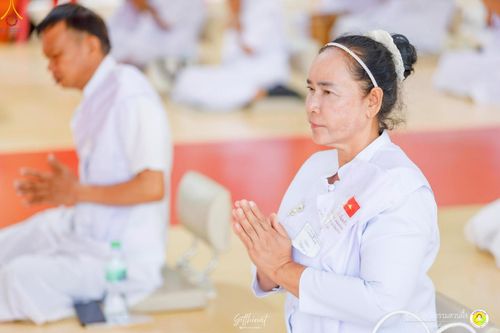 ภาพ No.248398:วันที่ 26-28 กันยายน พ.ศ. 2568 โครงการอบรมอุบาสกแก้ว อุบาสิกาแก้ว รุ่นที่ 3 ผู้แทนทอดกฐินสามัคคีทั่วไทย 30,000 วัด บูชาธรรม 81 ปี หลวงพ่อธัมมชโย ณ ศูนย์ปฏิบัติธรรมสวนผึ้ง จ.ราชบุรี