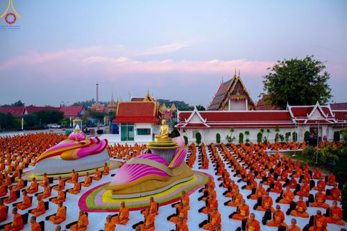 ภาพ No.110776:พระธรรมยาตราร่วมปฏิบัติธรรม และถ่ายภาพหมู่ประวัติศาสตร์ ในโครงการธรรมยาตรากตัญญูบูชา มหาปูชนียาจารย์ พระมงคลเทพมุนี(สด จนฺทสโร) พระผู้ปราบมาร อนุสรณ์สถาน 7 แห่ง ปีที่ 12 วันที่ 12 มกราคม พ.ศ. 2567 ณ วัดสองพี่น้อง จ.สุพรรณบุรี