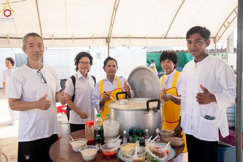 ภาพ No.144369:3 Bigboon 1.พิธีทอดผ้าป่าสถาปนาสังฆรัตนะปทุมเจดีย์ 2.พิธีประดิษฐานดอกบัวอนันต์นิรันดร์กาล 3.พิธีถวายมหาสังฆทานแด่คณะสงฆ์ทุกวัดในจังหวัดปัตตานี ณ ศูนย์อบรมเยาวชนจังหวัดปัตตานี วันอาทิตย์ที่ 14 กรกฎาคม พ.ศ. 2567