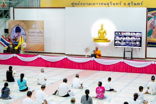 ภาพ No.235356:วันที่ 30-31 กรกฎาคม พ.ศ. 2568 วัดพระธรรมกาย มูลนิธิธรรมกาย ร่วมกับศูนย์ส่งเสริมศีลธรรมจังหวัดสุรินทร์ เปิดศูนย์พักพิงชั่วคราวเพื่อช่วยเหลือประชาชน ผู้อพยพจากเหตุปะทะกันตามแนวชายแดน ไทย-กัมพูชา ตั้งแต่วันที่ 24 กรกฎาคม พ.ศ.2568 เป็นต้นไป