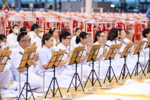 ภาพ No.204247:พิธีถวายภัตตาหารเป็นสังฆทาน แด่พระธรรมยาตรา ณ วัดพระธรรมกาย ตำบลคลองสาม อำเภอคลองหลวง จังหวัดปทุมธานี ในโครงการธรรมยาตรา กตัญญูบูชา มหาปูชนียาจารย์ พระมงคลเทพมุนี(สด จนฺทสโร) พระผู้ปราบมาร อนุสรณ์สถาน 7 แห่ง ปีที่ 13 วันที่ 31 มกราคม พ.ศ. 2568