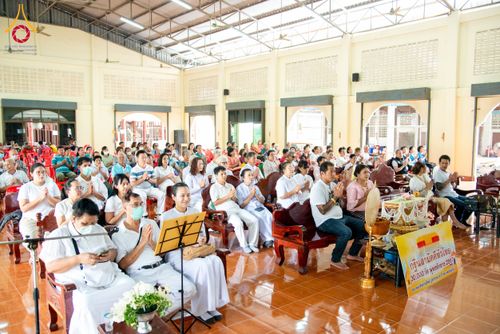 ภาพ No.175222:พิธีทอดกฐิน วัดห้วยหลวง จ.เพชรบุรี ในโครงการกฐินสามัคคีทั่วไทย 30,000 วัด บูชาธรรม 80 ปี หลวงพ่อธัมมชโย โดยคณะศิษยานุศิษย์วัดพระธรรมกาย วันที่ 15 พฤศจิกายน พ.ศ. 2567