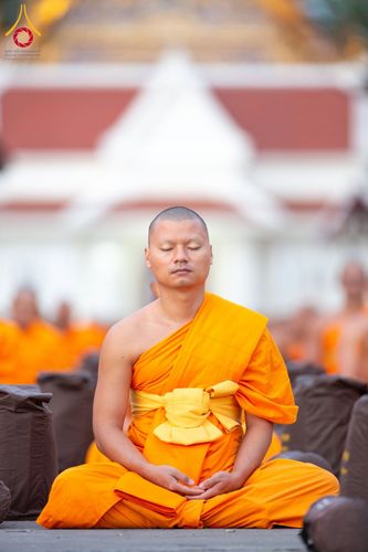 ภาพ No.197019:พระธรรมยาตราปฏิบัติธรรม และถ่ายภาพหมู่ประวัติศาสตร์ ณ วัดโบสถ์(บน) ตำบลบางคูเวียง อำเภอบางกรวย จังหวัดนนทบุรี ในโครงการธรรมยาตรา กตัญญูบูชา มหาปูชนียาจารย์ พระมงคลเทพมุนี(สด จนฺทสโร) พระผู้ปราบมาร อนุสรณ์สถาน 7 แห่ง ปีที่ 13 วันที่ 18 มกราคม พ.ศ. 2568