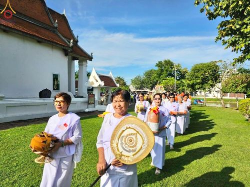 ภาพ No.169671:พิธีทอดกฐิน ณ วัดตระพังทอง ตำบลเมืองเก่า อำเภอเมือง จังหวัดสุโขทัย (มีอายุเก่าแก่ 741ปี) ในโครงการกฐินสามัคคีทั่วไทย 30,000 วัด บูชาธรรม 80 ปี หลวงพ่อธัมมชโย โดยคณะศิษยานุศิษย์วัดพระธรรมกาย วันที่ 26 ตุลาคม พ.ศ. 2567