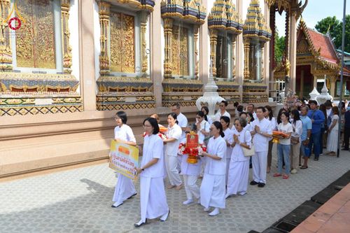 ภาพ No.170990:พิธีทอดกฐิน ณ วัดบางไกรใน จ.นนทบุรี ในโครงการกฐินสามัคคีทั่วไทย 30,000 วัด บูชาธรรม 80 ปี หลวงพ่อธัมมชโย โดยคณะศิษยานุศิษย์วัดพระธรรมกาย วันที่ 27 ตุลาคม พ.ศ. 2567