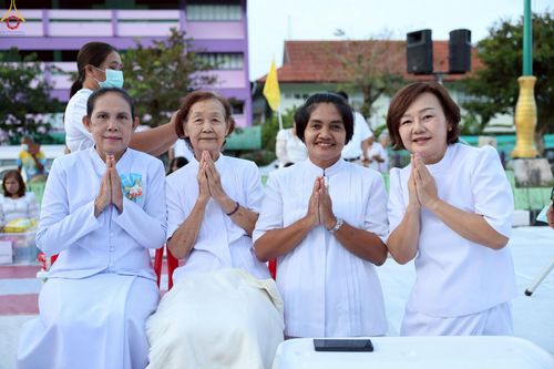 ภาพ No.235111:วันอาทิตย์ที่ 27 กรกฎาคม พ.ศ. 2568 พิธีตักบาตรพระ1,000 รูป ทำบุญเมืองพัทลุง ประธานสงฆ์ พระปริยัติวชิโรดม  เจ้าคณะจังหวัดพัทลุง ประธานฆราวาส นายรัฐศาสตร์ ชิดชู  ผู้ว่าราชการจังหวัดพัทลุง