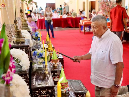 ภาพ No.252432:วันที่ 11 ตุลาคม พ.ศ. 2568 พิธีทอดกฐินสามัคคีทั่วไทย 30,000 วัด โดยคณะศิษยานุศิษย์ บูชาธรรม 81 ปี หลวงพ่อธัมมชโย ณ วัดดอกไม้ อ.บางปะหัน จ.พระนครศรีอยุธยา