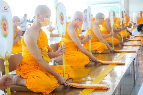 ภาพ No.81054:พิธีบุพเปตพลี ครั้งที่ 135 ร่วมอุทิศบุญแด่หมู่ญาติที่ล่วงลับไปแล้ว และสืบทอดอายุพระพุทธศาสนา วันศุกร์ที่ 19 พฤษภาคม พ.ศ. 2566 (วันพระ แรม 15 ค่ำ เดือน 6) ณ หอฉันคุณยายอาจารย์ วัดพระธรรมกาย