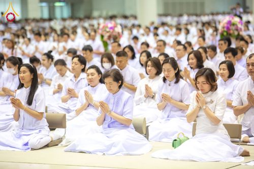 ภาพ No.209497:วันอาทิตย์ที่ 2 มีนาคม พ.ศ. 2568 พิธีบูชาข้าวพระ ณ สภาธรรมกายสากล วัดพระธรรมกาย