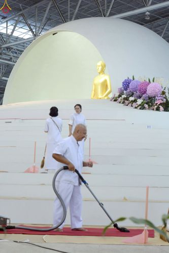 ภาพ No.247206:วันที่ 21 กันยายน พ.ศ. 2568 งานบุญวันอาทิตย์ พิธีจุดเทียนใจ ไฟนิรันด์ อนันตชัย ณ วัดพระธรรมกาย จ.ปทุมธานี