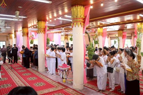 ภาพ No.258331:วันที่ 18 ตุลาคม พ.ศ. 2568 พิธีทอดกฐินสามัคคีทั่วไทย 30,000 วัด โดยคณะศิษยานุศิษย์ บูชาธรรม 81 ปี หลวงพ่อธัมมชโย ณ วัดยางไทยเจริญผล ต.บ้านดอน อ.อู่ทอง จ.สุพรรณบุรี