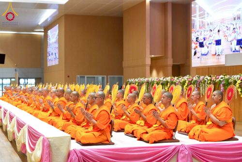 ภาพ No.237792:วันอาทิตย์ที่ 10 สิงหาคม พ.ศ. 2568 พิธีถวายไทยธรรมมุทิตาเปรียญธรรมและบาลีศึกษา ณ ห้องแก้วสารพัดนึก2 วัดพระธรรมกาย ปทุมธานี