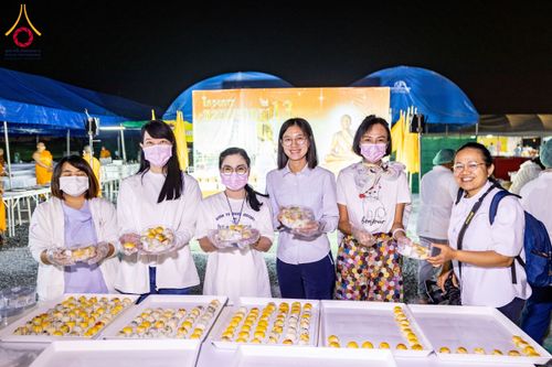 ภาพ No.201391:พิธีถวายภัตตาหารเป็นสังฆทาน แด่พระธรรมยาตรา ณ อนุสรณ์สถานบางปลา วัดบางปลา อำเภอบางเลน จังหวัดนครปฐม ในโครงการธรรมยาตรา กตัญญูบูชา มหาปูชนียาจารย์ พระมงคลเทพมุนี(สด จนฺทสโร) พระผู้ปราบมาร อนุสรณ์สถาน 7 แห่ง ปีที่ 13 วันที่ 25 มกราคม พ.ศ. 2568