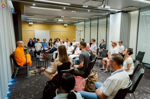 ภาพ No.229314:วันที่ 15 มิถุนายน พ.ศ. 2568 Meditation wisdom talks 2025 โดย พระอาจารย์ไมเคิล วีรธมฺโม และ พระอาจารย์นิค สนฺตจิตฺโต โดยมีผู้เข้าร่วมโครงการ เป็นชาวสวีเดนและชาวยุโรป จำนวน 30 ท่าน  ณ โรงแรม Radissonblu waterfront กรุงสตอกโฮล์ม ประเทศสวีเดน