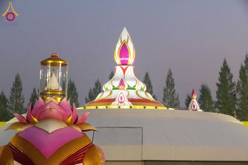 ภาพ No.191646:พระธรรมยาตราปฏิบัติธรรม และถ่ายภาพหมู่ประวัติศาสตร์ ณ อนุสรณ์สถานคลองบางนางแท่น อ.สามพราน จ.นครปฐม ในโครงการธรรมยาตรา กตัญญูบูชา มหาปูชนียาจารย์ พระมงคลเทพมุนี(สด จนฺทสโร) พระผู้ปราบมาร อนุสรณ์สถาน 7 แห่ง ปีที่ 13 วันที่ 8 มกราคม พ.ศ. 2568