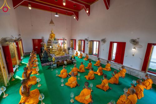 ภาพ No.111971:พิธีจุดประทีปถวายเป็นพุทธบูชา และบูชาธรรมมหาปูชนียาจารย์ พระมงคลเทพมุนี(สด จนฺทสโร) ในโครงการธรรมยาตรา กตัญญูบูชา มหาปูชนียาจารย์ พระมงคลเทพมุนี(สด จนฺทสโร) พระผู้ปราบมาร อนุสรณ์สถาน 7 แห่ง ปีที่ 12 วันที่ 14 มกราคม พ.ศ. 2567 ณ วัดสองพี่น้อง อ.สองพี่น้อง