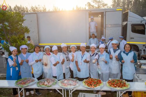 ภาพ No.198680:V.50 สารพัดV สารพัดดี ที่ธรรมยาตรา ในโครงการธรรมยาตรา กตัญญูบูชา มหาปูชนียาจารย์ พระมงคลเทพมุนี(สด จนฺทสโร) พระผู้ปราบมาร อนุสรณ์สถาน 7 แห่ง ปีที่ 13 ระหว่างวันที่ 2-31 มกราคม พ.ศ. 2568