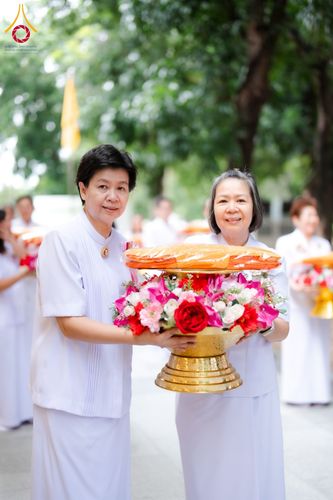 ภาพ No.159054:พิธีทอดผ้าป่าถวายทุนการศึกษาพระภิกษุสามเณรทั่วโลก และ พิธีถวายสังฆทานหนังสือพระไตรปิฏก 80 วัด บูชาธรรม 80 ปี หลวงพ่อธัมมชโย วันเสาร์ที่ 21 กันยายน พ.ศ. 2567 ณ โบสถ์พระไตรปิฏก วัดพระธรรมกาย
