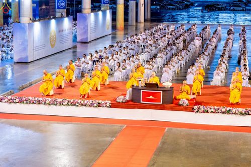 ภาพ No.244364:วันที่ 7 กันยายน พ.ศ. 2568 พิธีฉลองชัยสวดมนต์บทธัมมจักกัปปวัตตนสูตร 7,681,108,108 จบ ณ มหารัตนวิหารคด วัดพระธรรมกาย