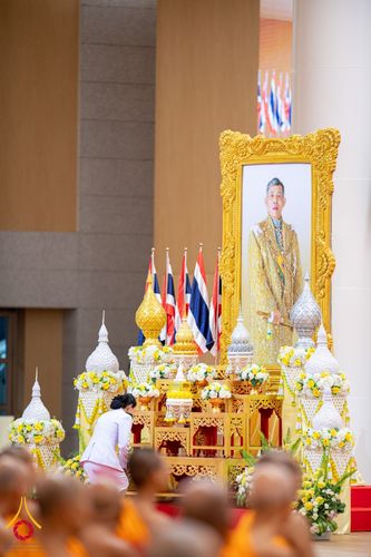 ภาพ No.145983:พิธีเจริญพระพุทธมนต์ ปฏิบัติธรรมเจริญสมาธิภาวนา เพื่อถวายเป็นพระราชกุศล แด่พระบาทสมเด็จพระเจ้าอยู่หัว เนื่องในโอกาสพระราชพิธีมหามงคล เฉลิมพระชนมพรรษา 6 รอบ 28 กรกฎาคม 2567 วันอาทิตย์ที่ 28 กรกฎาคม พ.ศ. 2567  ณ ห้องแก้วสารพัดนึก 2 สภาธรรมกายสากล