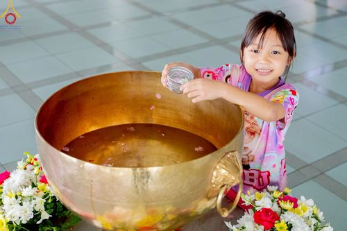 ภาพ No.217476:วันจันทร์ที่ 14 เมษายน พ.ศ. 2568 กิจกรรมสรงน่ำพระ สั่งสมบุญเนื่องในเทศกาลสงกรานต์ 14-16 เมษายน พ.ศ.2568 เวลา 06:00-13:00 น. ณ หอฉันคุณยายอาจารย์ฯ วัดพระธรรมกาย