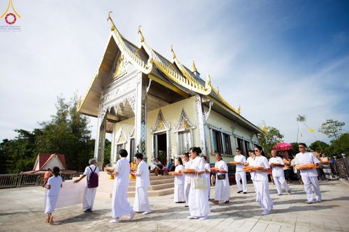 ภาพ No.179495:พิธีทอดกฐิน ณ วัดพุทธสันติธรรม จ.นครปฐม ในโครงการกฐินสามัคคีทั่วไทย 30,000 วัด บูชาธรรม 80 ปี หลวงพ่อธัมมชโย โดยคณะศิษยานุศิษย์วัดพระธรรมกาย วันที่ 26 ตุลาคม พ.ศ. 2567