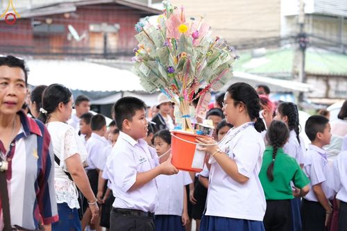 ภาพ No.163666:โครงการกฐินสามัคคีทั่วไทย 30,000 วัด บูชาธรรม 80 ปี หลวงพ่อธัมมชโย โดย คณะศิษยานุศิษย์วัดพระธรรมกาย ณ วัดลาดบัวขาว กรุงเทพมหานคร วันที่ 20 ตุลาคม พ.ศ. 2567