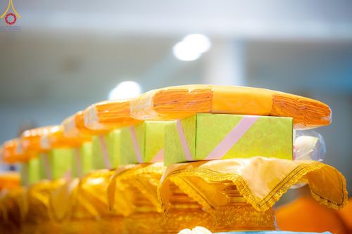 ภาพ No.146048:วันมหารำลึก ครั้งที่ 34 พิธีร่วมรำลึกถึงนักสร้างบารมีที่ล่วงลับไปแล้ว , พิธีสวดพระพุทธมนต์ ณ ห้องแก้วสารพัดนึก 1 วัดพระธรรมกาย วันเสาร์ที่ 27 กรกฎาคม พ.ศ. 2567