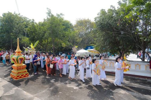 ภาพ No.182201:พิธีทอดกฐิน ณ วัดหนองกะดวง อ.ดอนเจดีย์ จ.สุพรรณบุรี ในโครงการทอดกฐินสามัคคีทั่วไทย 30,000 วัด บูชาธรรม 80 ปี หลวงพ่อธัมมชโย โดยคณะศิษยานุศิษย์วัดพระธรรมกาย วันที่ 9 พฤศจิกายน พ.ศ.2567