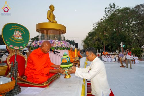 ภาพ No.208612:ตักบาตรพระ 1,743 รูป ครบรอบ 743 ปี นครน่าน ถวายเป็นพุทธบูชา น้อมบุญกุศลอุทิศให้บรรพบุรุษ วันอาทิตย์ ที่ 16 กุมภาพันธ์ พ.ศ. 2568 ณ ถนนคนเดินข่วงเมืองน่าน ต.ในเวียง อ.เมือง จ.น่าน