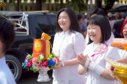 ภาพ No.265046:วันที่ 8 ตุลาคม พ.ศ. 2568 พิธีทอดกฐินสามัคคีทั่วไทย 30,000 วัด โดยคณะศิษยานุศิษย์ บูชาธรรม 81 ปี หลวงพ่อธัมมชโย ณ วัดอ้อมน้อย อ.กระทุ่มแบน จ.สมุทรสาคร