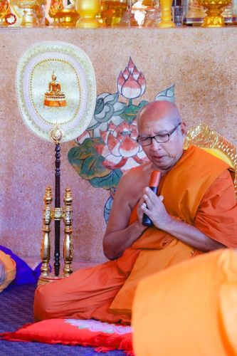 ภาพ No.186415:พิธีตัดปอย ปลงผม เวียนประทักษิณ  มอบบาตรผ้าไตร ขอขมาผู้ปกครอง และพิธีบรรพชาอุปสมบท  โครงการอุปสมบทหมู่บูชาธรรมมหาปูชนียาจารย์  ประจำปี 2567 ณ ศูนย์ปฏิบัติธรรมภาคใต้และวัดคงคาเลียบ อ.บางกล่ำ จ.สงขลา วันอาทิตย์ที่ 8 ธันวาคม พ.ศ. 2567