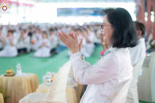 ภาพ No.91615:พิธีทอดผ้าป่า สร้างลานเอนกประสงค์พญานาค 4 ตระกูล จุดประทีปโคมลาน ถวายเป็นพุทธบูชา  สร้างความสว่างไสวให้กับแผ่นดินด้วยแสงธรรม วันอาทิตย์ที่ 29 ตุลาคม พ.ศ. 2566 ณ พุทธอุทยานนานาชาติ จังหวัดหนองคาย