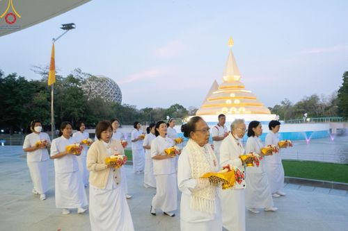 ภาพ No.199628:โครงการอุปสมบทหมู่บูชาธรรม 116 ปี คุณยายอาจารย์มหารัตนอุบาสิกาจันทร์ ขนนกยูง โครงการอุปสมบทหมู่ธรรมทายาท ระดับอุดมศึกษา รุ่นที่ 51 ภาคฤดูหนาว  ณ โบสถ์พระไตรปิฏก วัดพระธรรมกาย จ.ปทุมธานี  วันที่ 11 มกราคม พ.ศ. 2568 โดยมีพระครูปลัดรัตนวีรวัฒน์ เจ้าอาวาสวัด