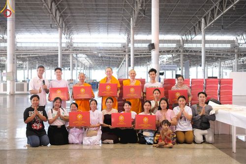 ภาพ No.212215:วันพุธที่ 19 มีนาคม พ.ศ. 2568 การบรรจุไทยธรรมลงกล่องสำเร็จ 43,500 กล่อง เพื่อถวายแด่พระสังฆาธิการ 40,000 กว่าวัดทั่วไทย ในวันคุ้มครองโลก 22 เมษายน พ.ศ. 2568 ณ บ้านแก้วเรือนทองคุณยายฯ วัดพระธรรมกาย