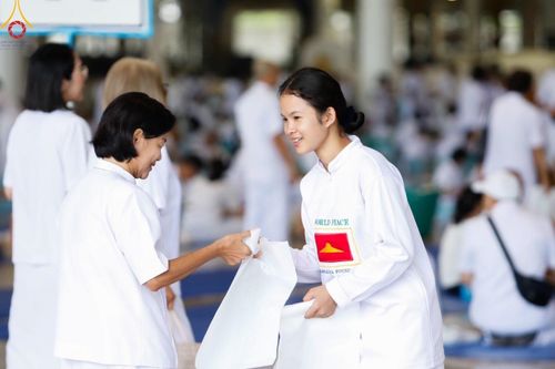 ภาพ No.150540:V.44 เพื่อพ่อ ภาพเตรียมงาน ปฎิบัติงาน ของเจ้าหน้าที่ อาสาสมัคร ทุกสถานะ เพื่อความสำเร็จ ในงานวันธรรมชัย วันอังคารที่ 27 สิงหาคม พ.ศ. 2567