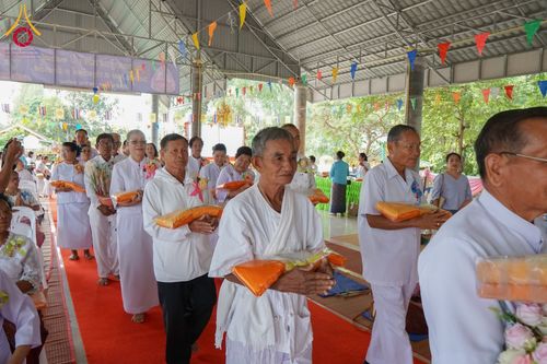 ภาพ No.169876:พิธีทอดกฐิน ณ วัดรัตนปทุม  จ.ร้อยเอ็ด ในโครงการกฐินสามัคคีทั่วไทย 30,000 วัด บูชาธรรม 80 ปี หลวงพ่อธัมมชโย โดยคณะศิษยานุศิษย์วัดพระธรรมกาย วันที่ 26 ตุลาคม พ.ศ. 2567