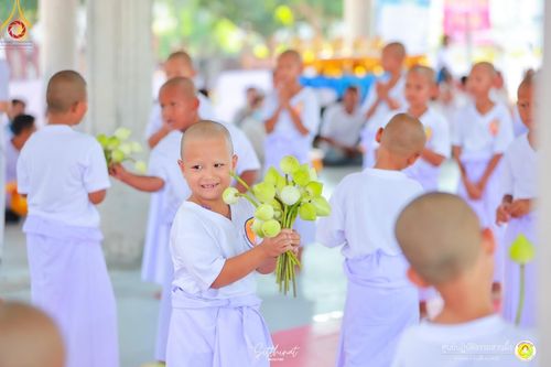 ภาพ No.135621:พิธีขอขมารับผ้าไตร , พิธีบรรพชา ในโครงการบรรพชาสามเณร ฟื้นฟูพระพุทธศาสนาทั่วไทย  ณ ศูนย์ปฏิบัติธรรมสวนผึ้ง จ.ราชบุรี วันที่ 4 เมษายน พ.ศ. 2567